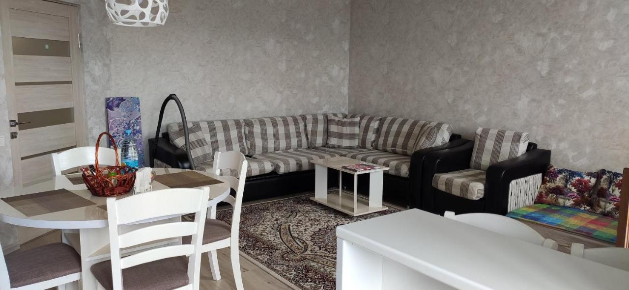Apartment In The Karakol Heart מראה חיצוני תמונה